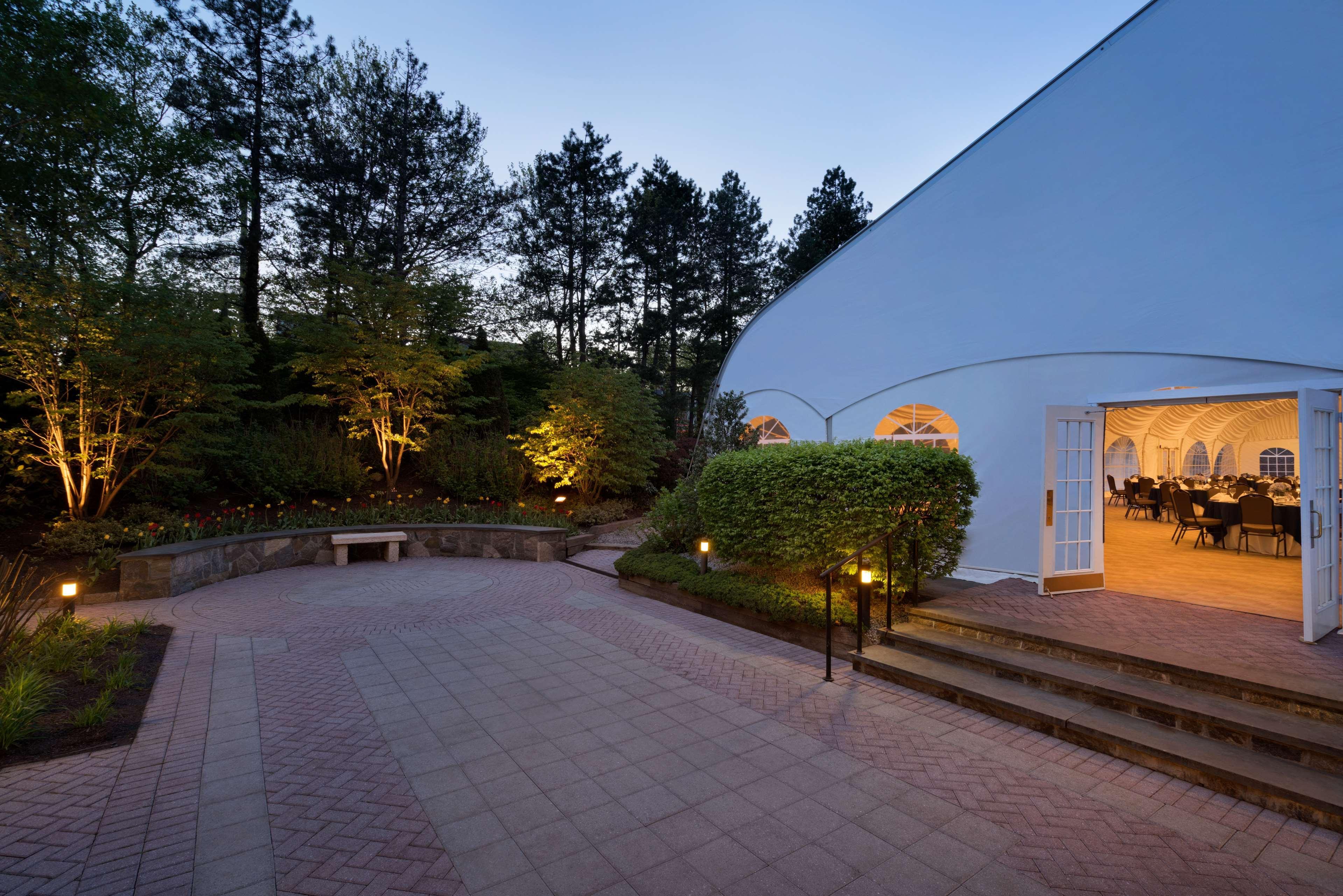 Hilton Stamford Hotel & Executive Meeting Center Exterior photo