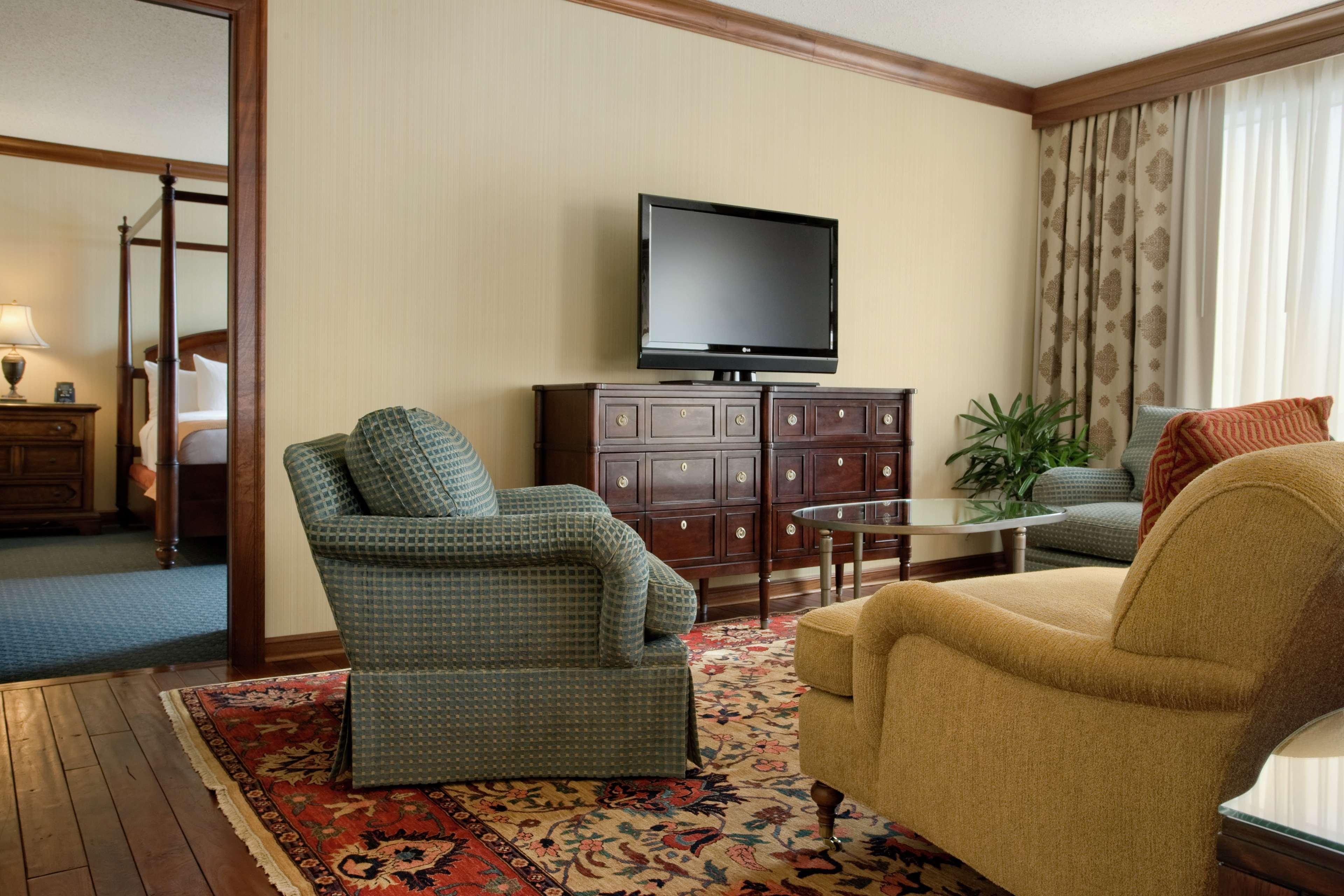 Hilton Stamford Hotel & Executive Meeting Center Room photo